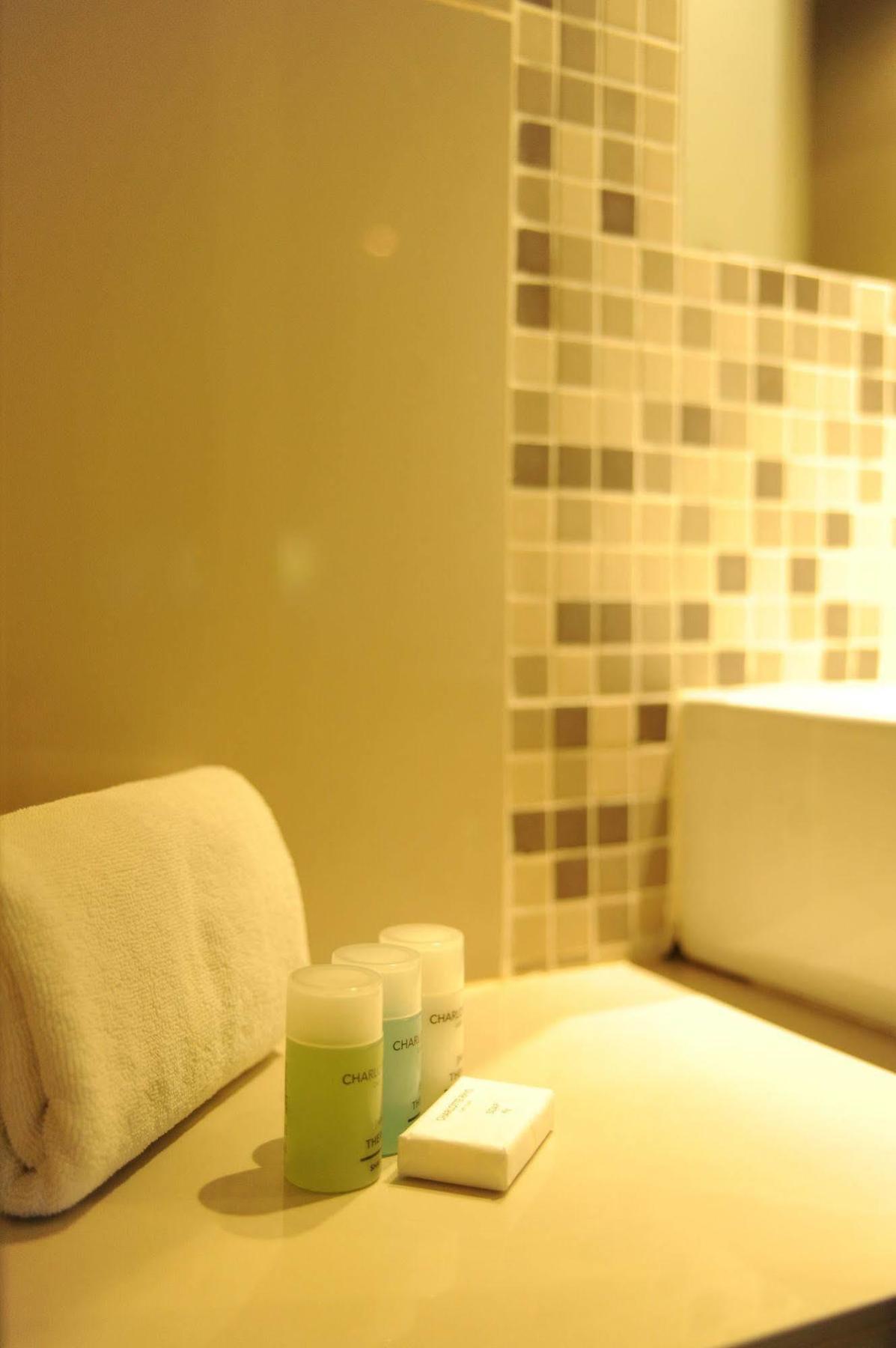 Aha Kathu Hotel Extérieur photo