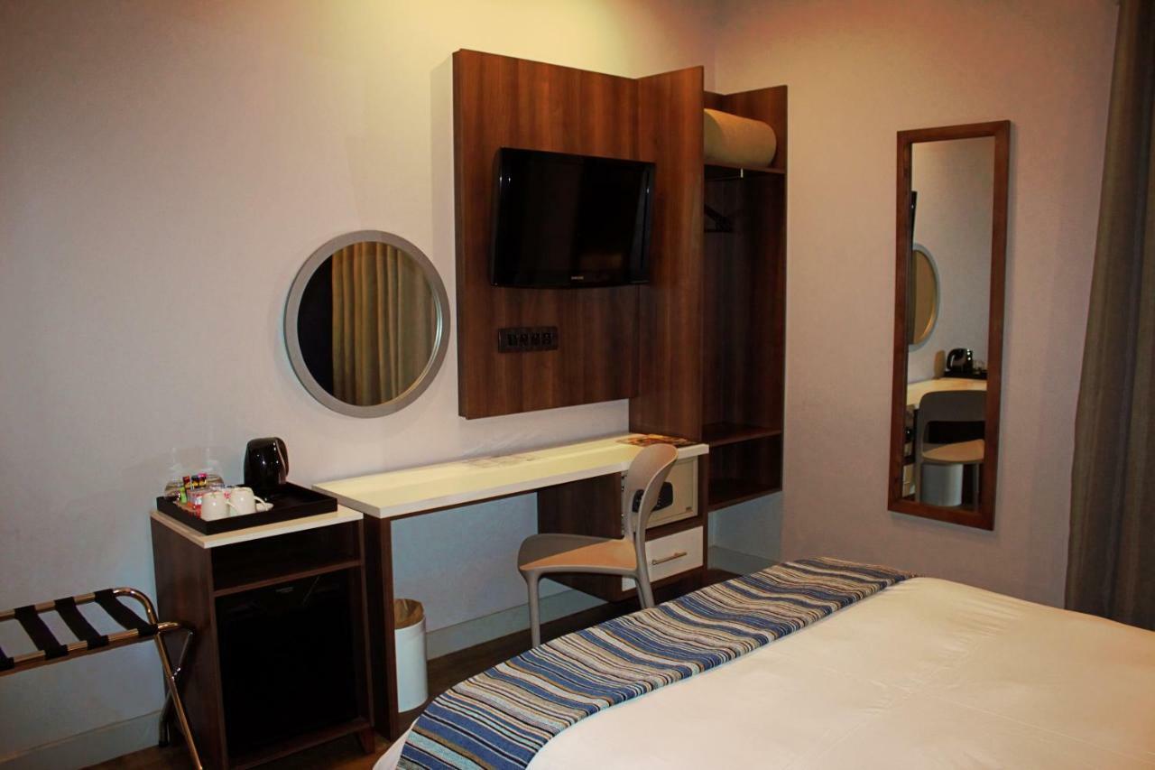 Aha Kathu Hotel Extérieur photo