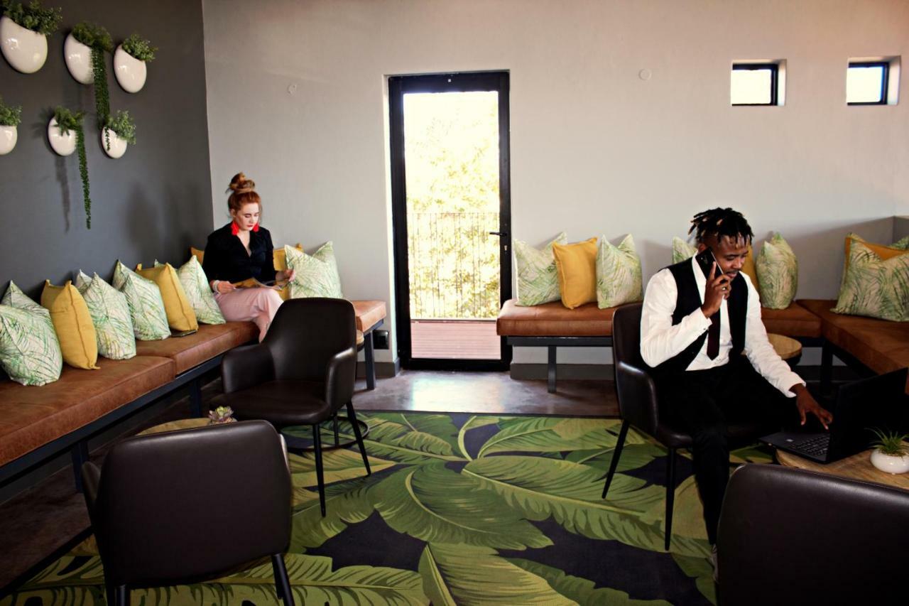 Aha Kathu Hotel Extérieur photo