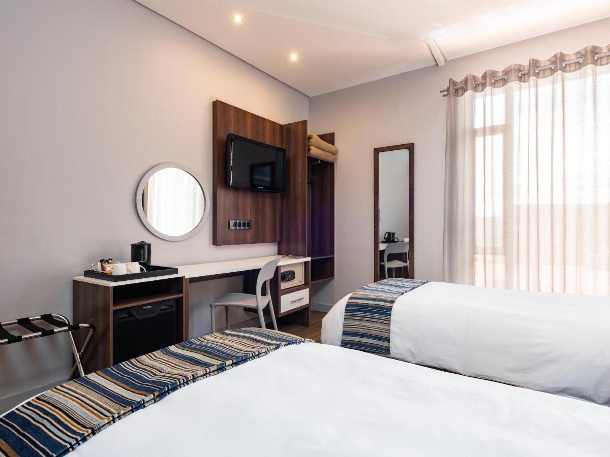 Aha Kathu Hotel Extérieur photo